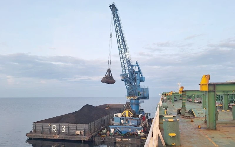 Floating Cranes Floating Cranes